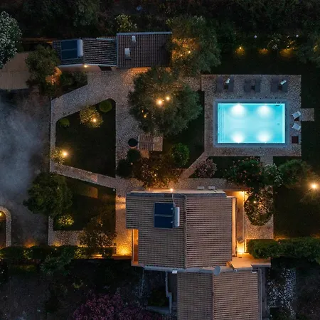 Skales Villa *