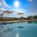 Skales Almiros Beach
