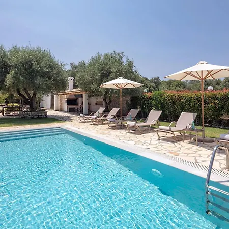 Skales * Παραλία Αλμυρού