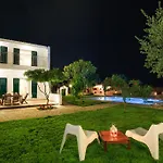 Skales Villa *