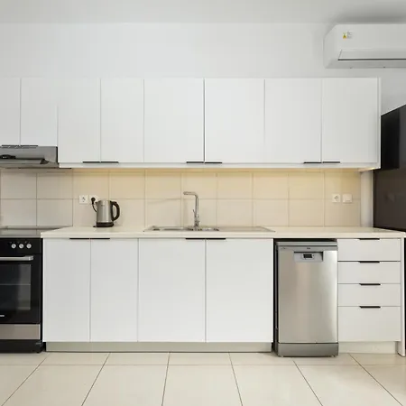 Skales * Almiros Beach