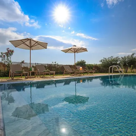 Skales Almiros Beach